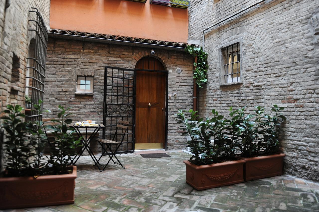 Oberdan Apartment Bologna Esterno foto